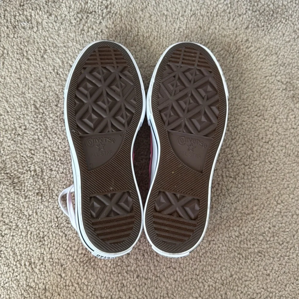 Converse - Picture 3 of 4